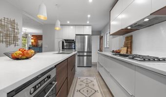 3177 Sunnywood Dr, Ann Arbor, MI 48103