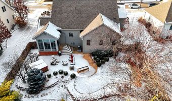 5318 N ROSEMARY Dr, Appleton, WI 54913