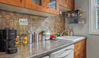 206 N TRENTON St 206-3, Arlington, VA 22203