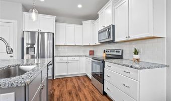 1300 PARKER Pl, Auburn, AL 36832