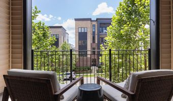 43442 CROSON Ln 100, Ashburn, VA 20148