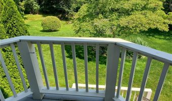 15 Hammersmith Rd 33, Newport, RI 02840