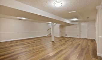 8614 BRAEBURN Dr, Annandale, VA 22003