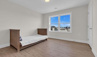42 Carlyle Dr, Bayville, NJ 08721