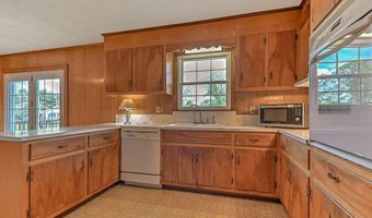 879 NE Wayne Ave, Abingdon, VA 24210