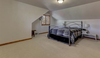 2207 S GLADYS Ave, Appleton, WI 54915