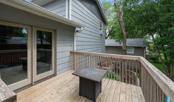205 S 1st Ave, Brandon, SD 57005