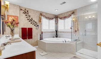 402 DERRYTOWN Dr, Bear, DE 19701