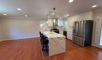 4721 SPRINGBROOK Dr, Annandale, VA 22003