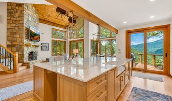 35 Crestview Ln, Banner Elk, NC 28604