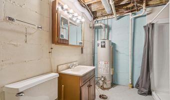 304 E Plum St, Anamosa, IA 52205