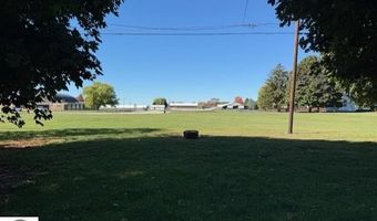520 Moyer Ave, Alma, MI 48801