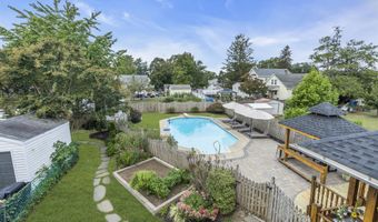 854 Main St, Belford, NJ 07718