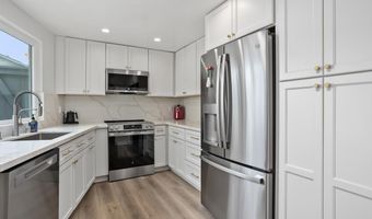 2819 Unicornio St, Carlsbad, CA 92009