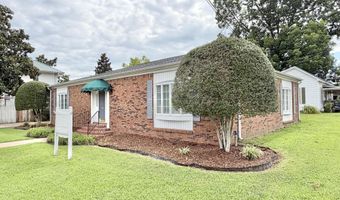 105 N Hickory St, Aberdeen, MS 39730
