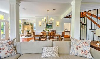 12 Howe St, Bristol, RI 02809