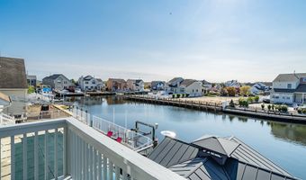 22 Toppinglift Dr, Bayville, NJ 08721