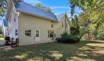4705 Prairieburg Rd, Anamosa, IA 52205