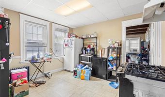 9 Southern St, Cranston, RI 02920