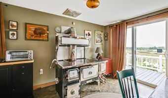 2066 Hinman Settler Rd, Brownington, VT 05860