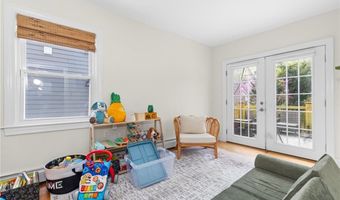 92 Franklin St, Bristol, RI 02809