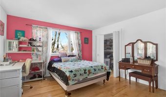 40 Rosner Ave, North Providence, RI 02904