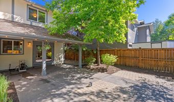 20421 Aberdeen Dr, Bend, OR 97702