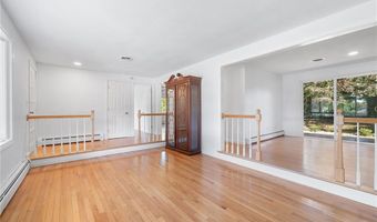 31 Conifer Dr, North Providence, RI 02904