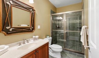 11 Swan Ln 11, Andover, MA 01810