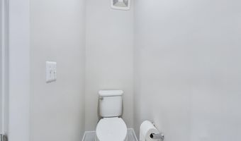 43801 MIDDLEWAY Ter, Ashburn, VA 20147