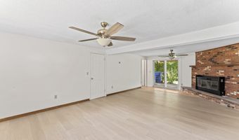 26 Harbor Ridge Rd, Danbury, CT 06811