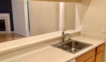 901 N MONROE St 203, Arlington, VA 22201