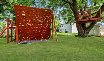 26 Allen Dr, Allentown, NJ 08501