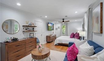 813 Lakeshore Dr, Berkeley Lake, GA 30096