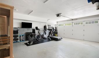105 Hunting Hill Dr, Cumberland, RI 02864