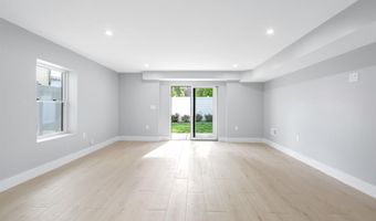 88 W 20TH St 1, Bayonne, NJ 07002