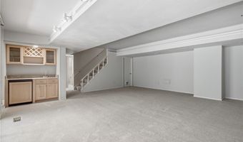 483 Concord Downs Ln, Aurora, OH 44202