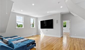 32 Lorraine St, Barrington, RI 02806