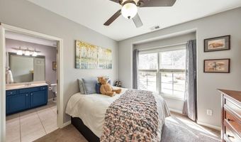 62 Applewood Ln, Acworth, GA 30101