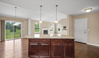587 Surrey Dr, Aurora, OH 44202