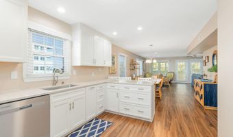 300 Ocean Blvd Ext B, Atlantic Beach, NC 28512