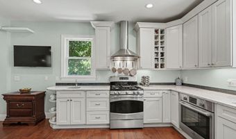 513 10th Ave, Belmar, NJ 07719