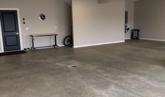 102 Fox Trail Dr, Auburn, IN 46706