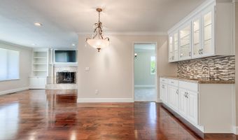 6828 Fairfield Dr, Santa Rosa, CA 95409