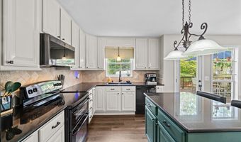 1948 Seymour Dr NW, Acworth, GA 30101
