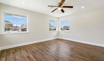 300 CHINCHILLA Dr, Arabi, LA 70032