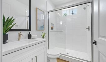 2 W Pine St, Altadena, CA 91001
