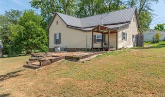 1421 Hendrix St, Altus, AR 72821