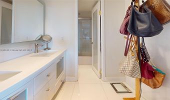 3625 N Country Club Dr 2606, Aventura, FL 33180