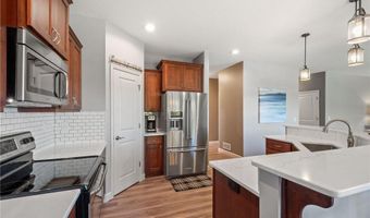 6877 Lasalle Cir NE, Albertville, MN 55301